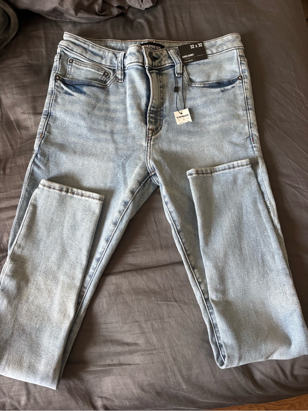 Express Women’s 32x32 Skinny Jeans - Light Blue Wash